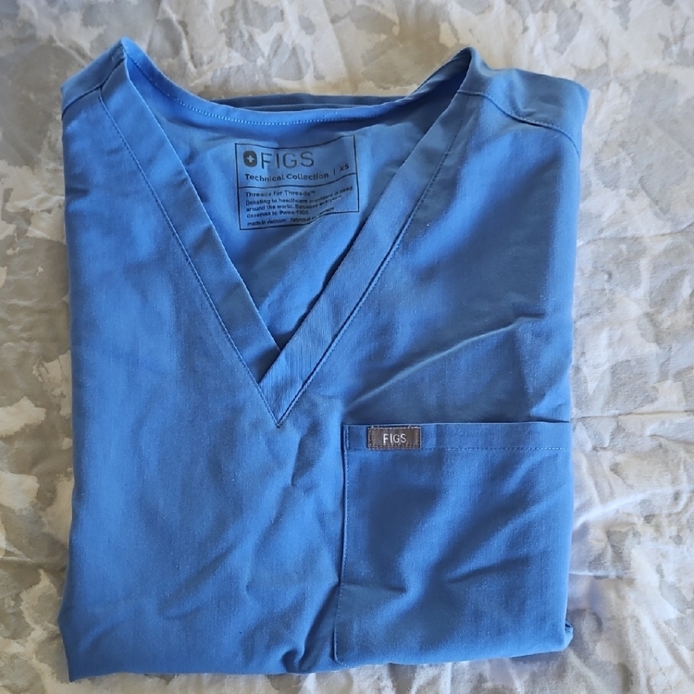 Figs Catarina One Pocket Scrub Top ceil Blue